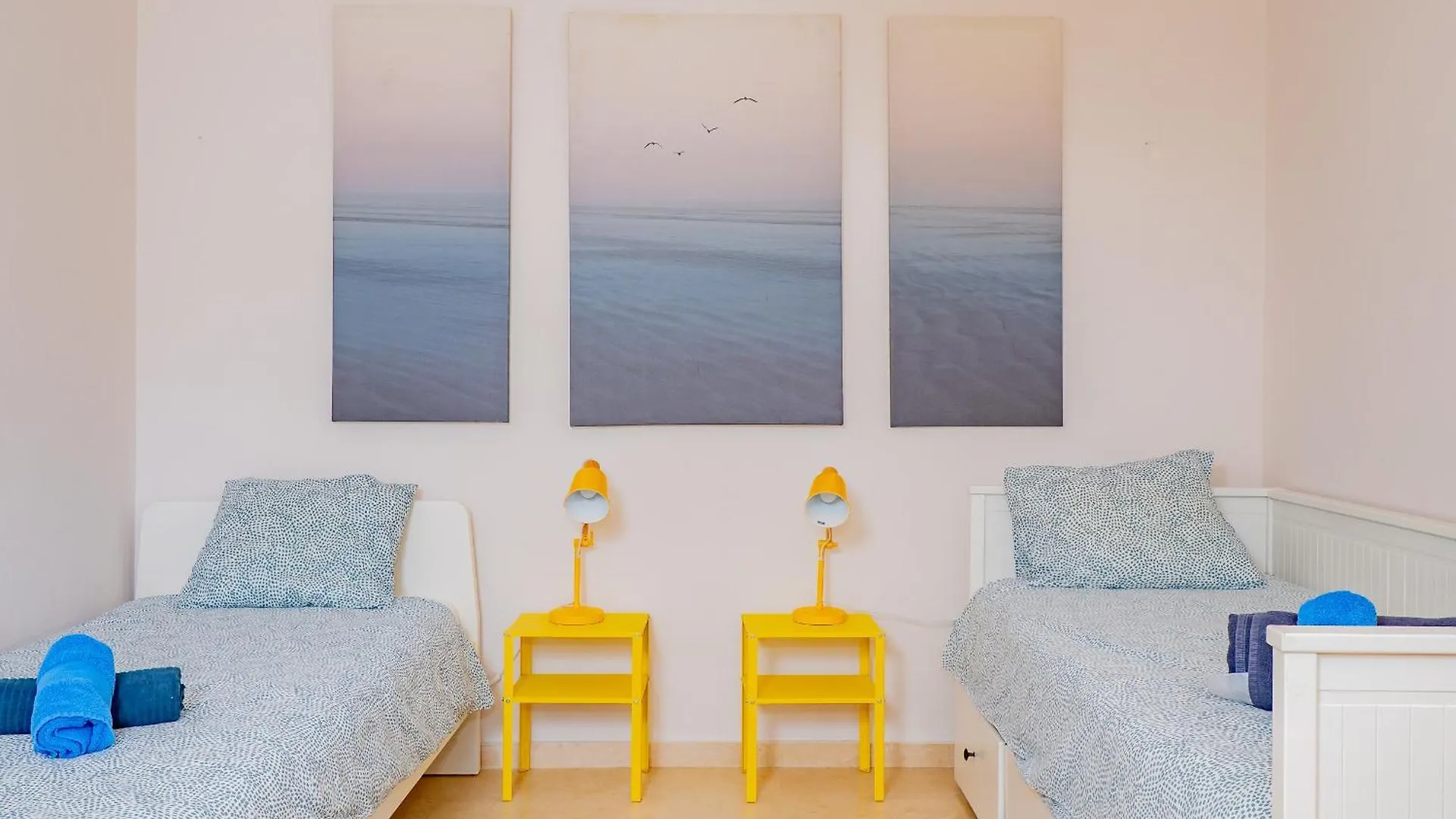 Cubo'S Beachfront Villa Khayyam El Faro