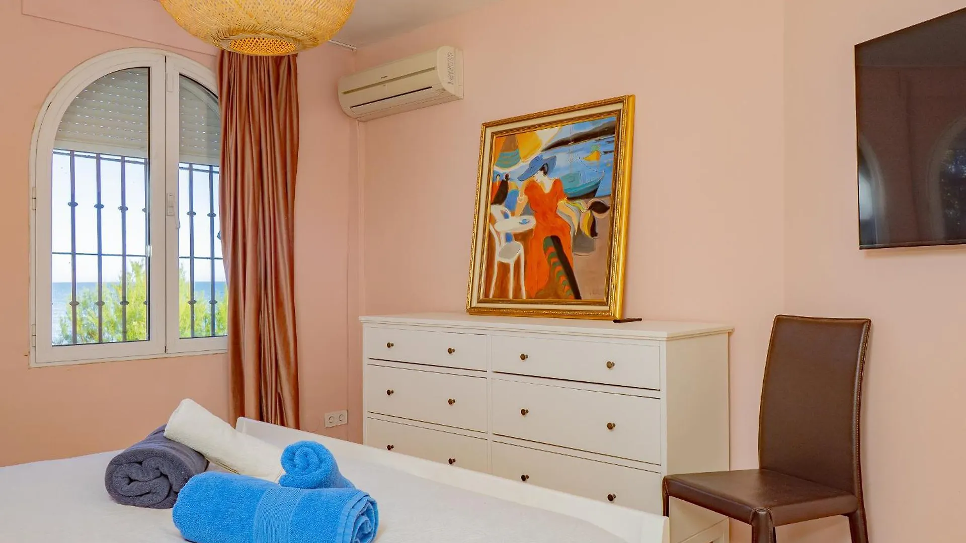 Cubo'S Beachfront Villa Khayyam El Faro إسبانيا