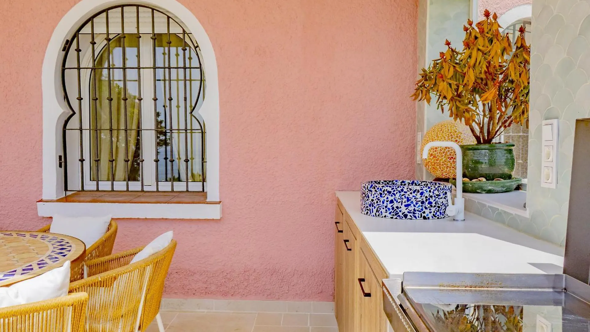 Cubo'S Beachfront Villa Khayyam El Faro